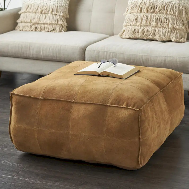 Pouf quadrato in pelle a profilo basso con design patchwork
