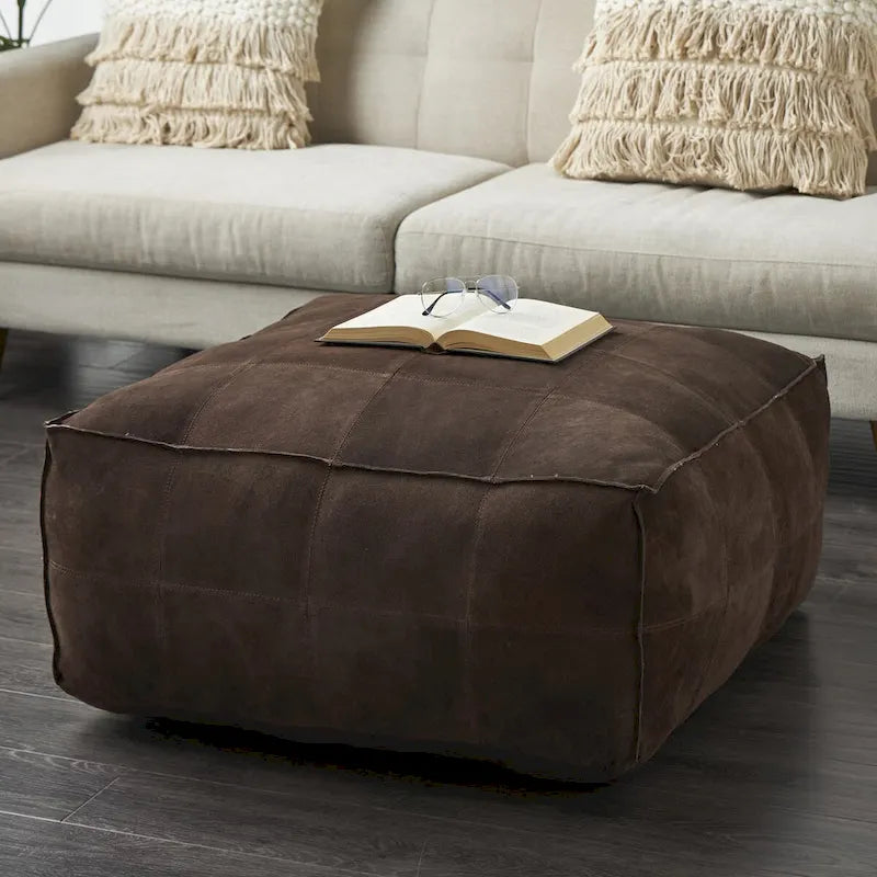 Pouf quadrato in pelle a profilo basso con design patchwork